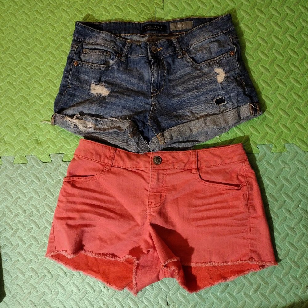 2 Pairs Women's Shorts Size 6 Lauren Conrad + Aeropostale